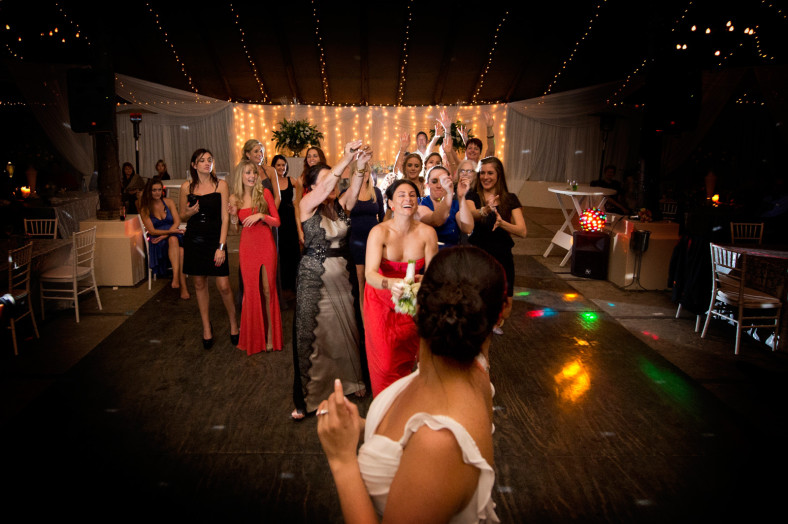 bouquet toss