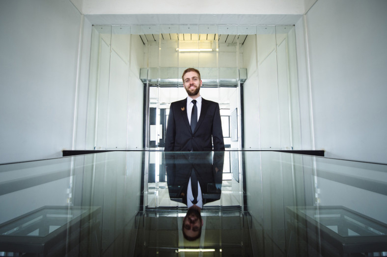 groom portrait