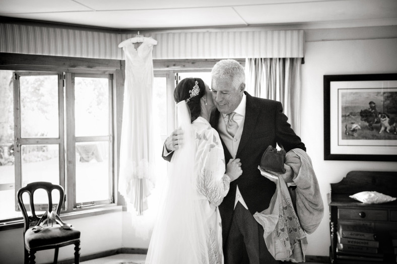 bride and father