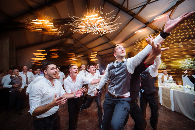 catching the garter
