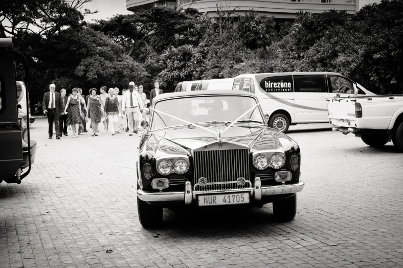the oyster box hotel wedding photography couple in car