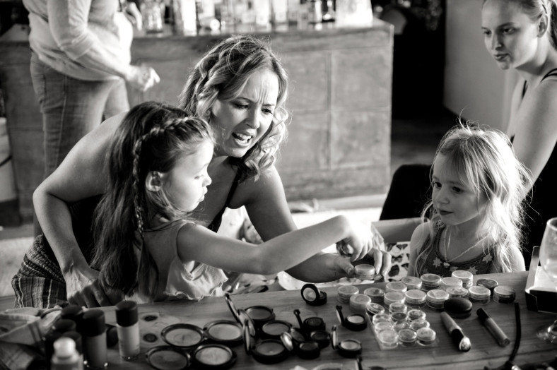 mother with daughters
