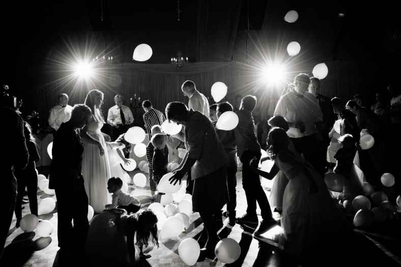 balloon dancing